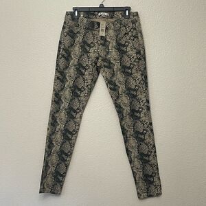 CAbi Diamondback Super Skinny Jeans Size 4 NWT